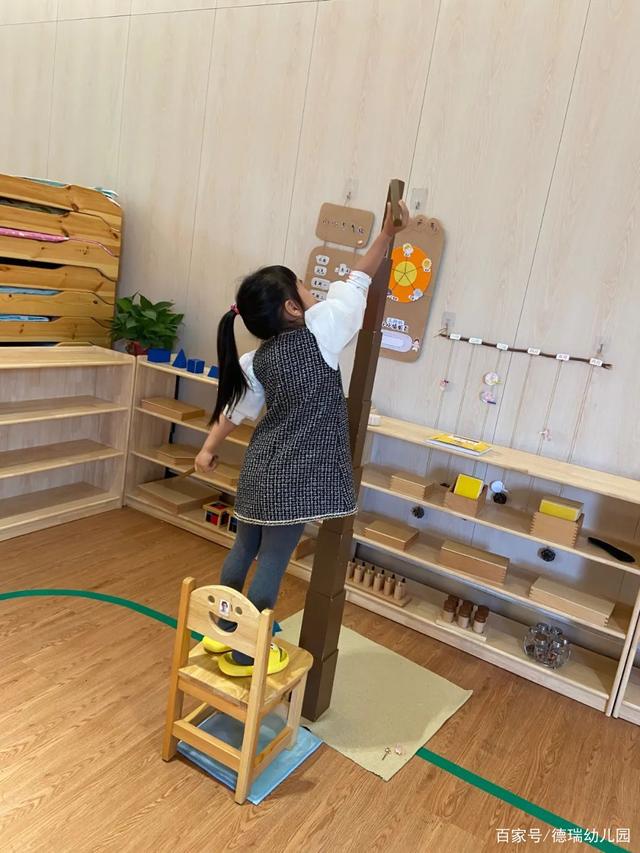 德瑞幼儿园静静老师：老师和家长对孩子最大的爱是帮助他走向独立