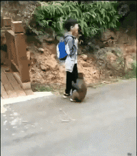 爆笑的GIF动态图：哥们，你这是有一颗泡妞的心脏啊！