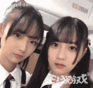 不一样的美女GIF：给你个笑容，自己体会