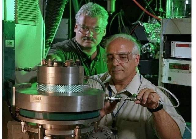 越来越多外国科学家来华发展的背后