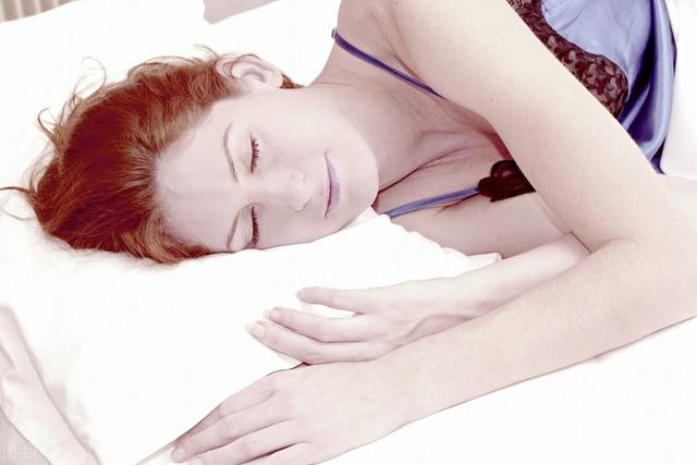 注意，这些改善睡眠质量的误区不仅作用不大，还可能让你越睡越累