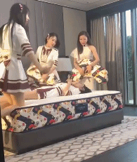 邪恶的小姐姐GIF动图：我家的女佣，太调皮了，需要调教！