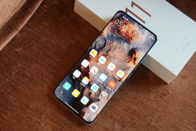 从4399跌至2999，骁龙888+144Hz三星E4屏，90W闪充旗舰售价更亲民