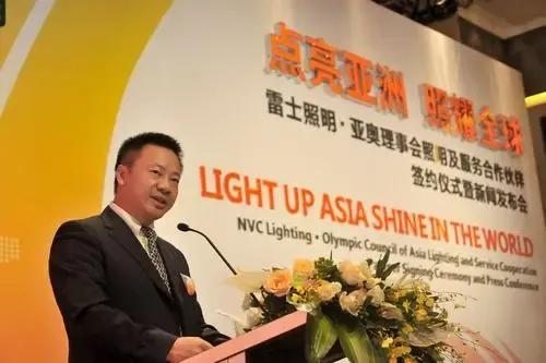 “悲情创始人”吴长江：一晚输5亿，赌掉300亿公司，送自己进大牢