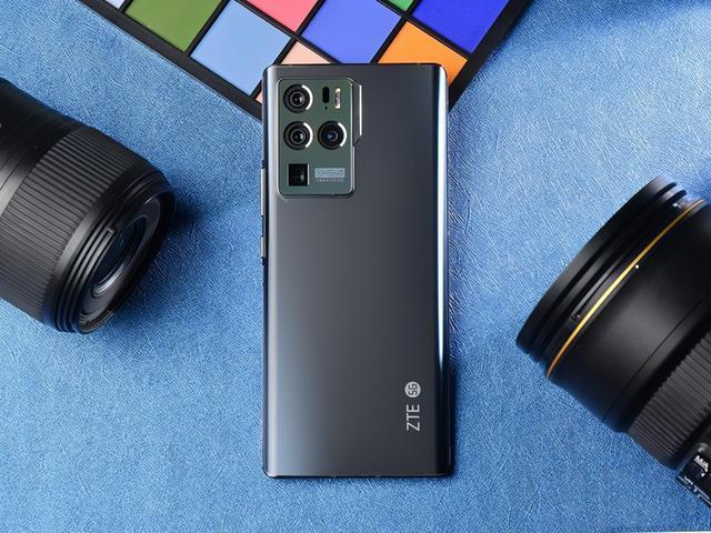 各品牌旗舰机如何选，比较之后再决定