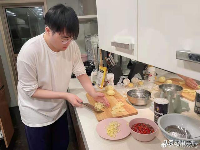 虎娘日报：LOL动画预告 LPL夏季赛收官战
