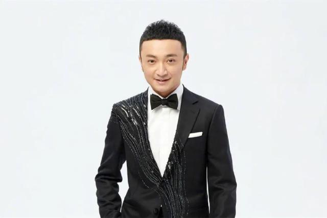 他的全名叫尼格买提·热合曼·苏巴特.