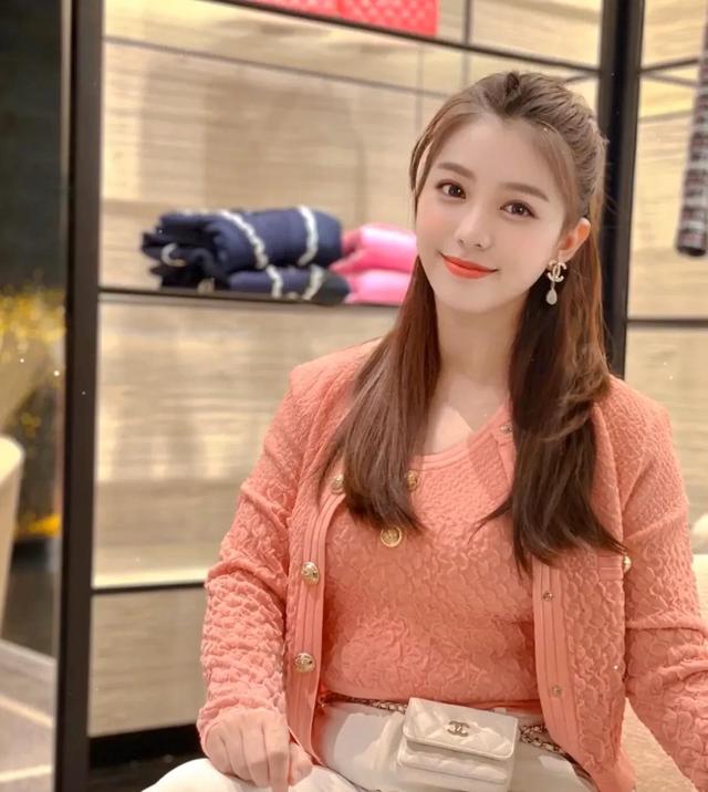 惊呆！这是生完二胎的宝妈！简直就是高中生