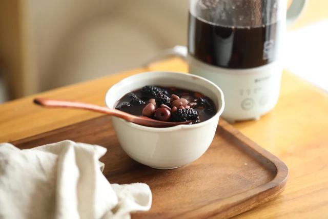 给天生容易耗血的女生：一碗“经典回血汤”