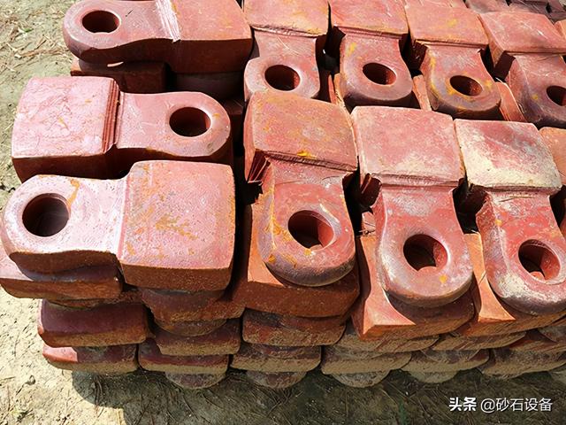 树根破碎机高铬锤头生产厂商的简单介绍