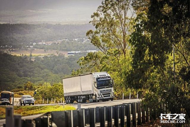 年收入50万起让人羡慕不已，在澳洲开卡车是什么体验？