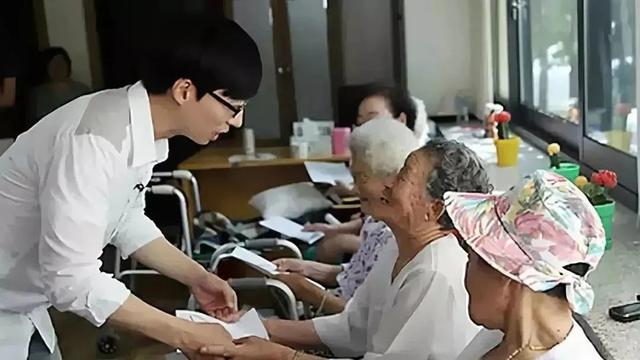 韩国明星排行榜（2021年韩国身价最高的8位明星）