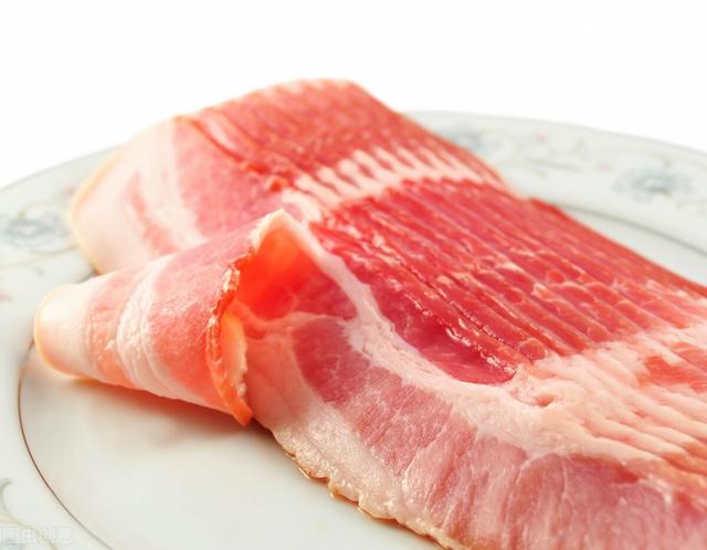 补钙却没什么效果？可能流失了，喜欢吃这6类食物的人，要注意了