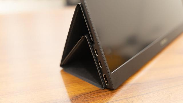 極致便攜的15.6寸4K高清便攜顯示器，CForce CF011X Pro4