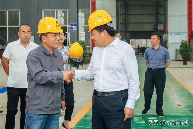 中型对辊制砂机价钱