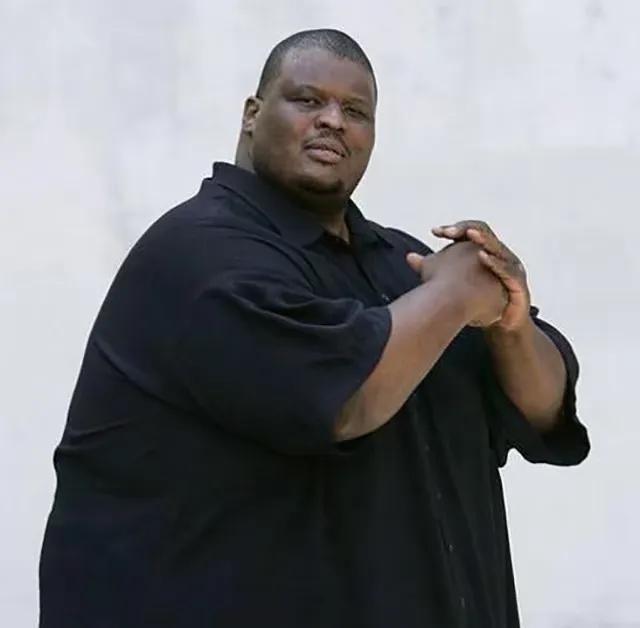 日本 相撲之王 身價千萬 娶嬌妻後1年離世 今妻子卻無人敢娶 中國熱點