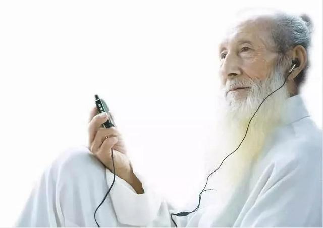 60岁以上老年人，想健康长寿，要多注意补充哪些营养？一文说清