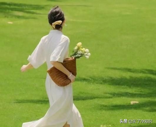 曾经因为胸大而自卑 整骨10次改天换命 陈小纭的生活令人羡慕 太阳信息网