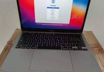 入手苹果MacBook Pro，13.3寸虽然很小，但是真的很能打