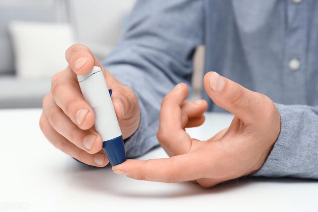 不喝饮料难受？研究：每天多喝一份含糖饮料，死亡风险增加10%