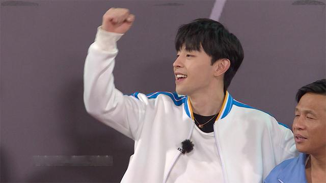 宋小宝跳舞视频(宋小宝跳舞视频最火抖音)