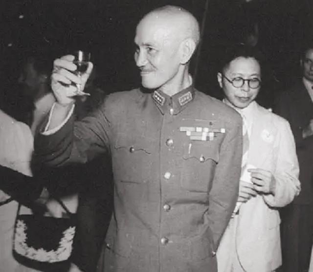 1975年蒋介石去世时，媒体是怎样报道的？