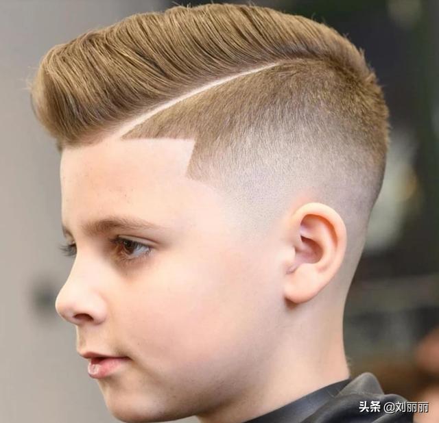2021年小男生流行发型图片