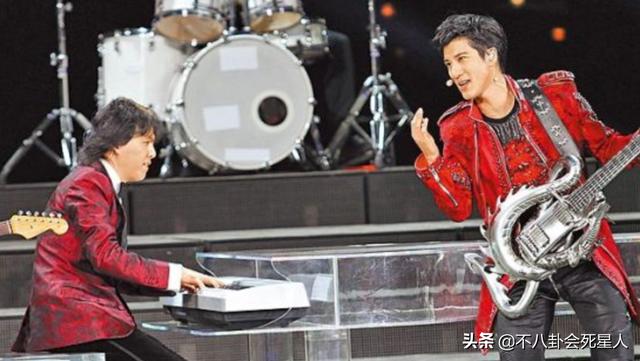 王力宏李云迪春晚:李云迪嫖娼被抓，王力宏粉丝称“恶人终有报应”，他当年做啥了