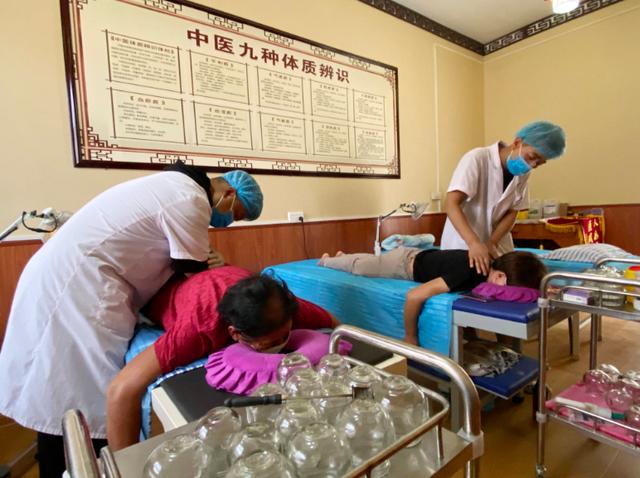 拔火罐时，后背出现的瘀血，是排出的毒素吗？看完涨知识了