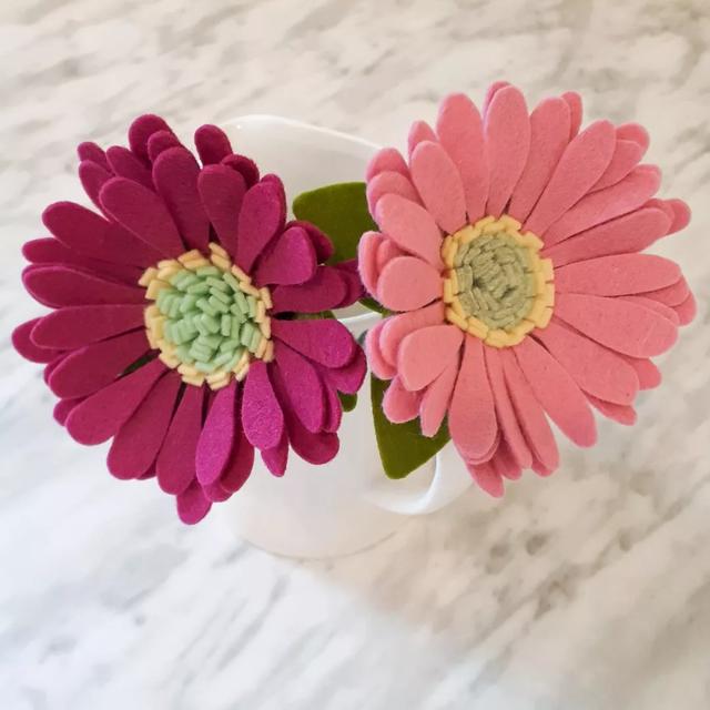 不织布做花朵的步骤(不织布手工制作花朵)