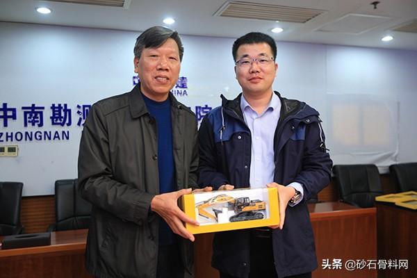 安顺破碎式制砂机维修电话