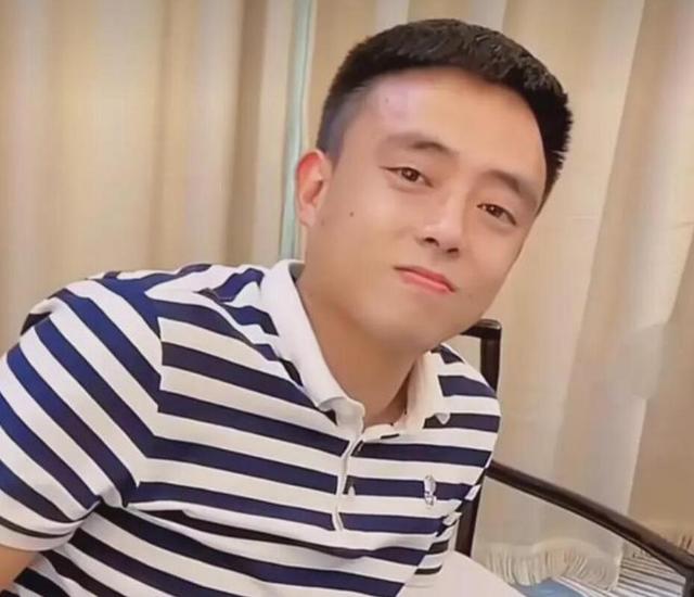 铁山靠宣布退圈靠家军转头涌入女主播直播间豪掷千金占领榜一