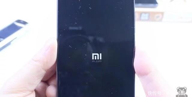 手机忘记锁屏密码，不用急着修，维修师傅告诉你按住这里就解开-第6张图片-9158手机教程网