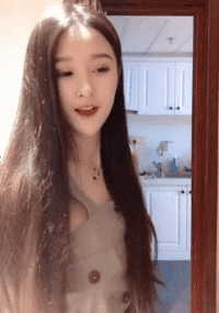 邪恶的女生GIF动图：老婆出差，小姨子天天来家给我做..