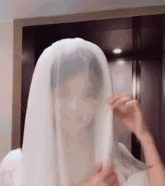 邪恶内涵的美女动图：谁能读懂妹子的意思？