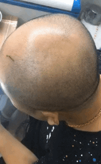 搞笑动态图片：大哥你这是欠踹的节奏啊！