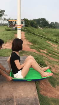 搞笑的GIF动图：终于，妹子还是对洗衣机下了手！