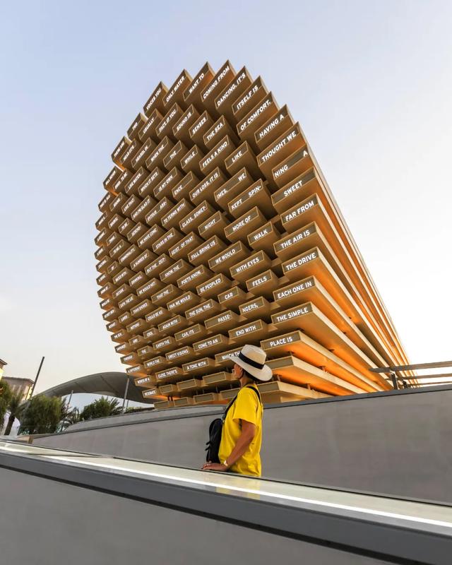 迪拜的建筑工程立靣展显
