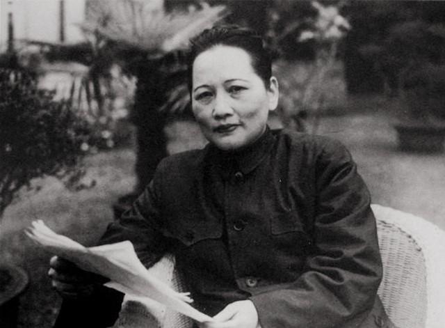 宋氏三姐妹最后的晚餐：定制一六斤大月饼，全家小心维护大姐戒令