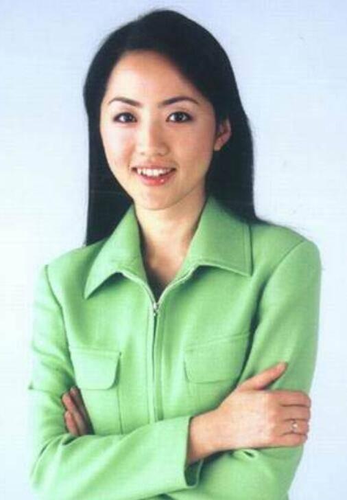 "天气预报"杨丹:40岁高龄产子,主持26年容貌还宛如少女