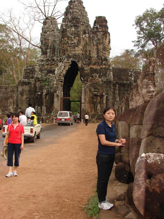 高棉的微笑（第一集）吴哥窟探秘历险记（Angkor Wat)