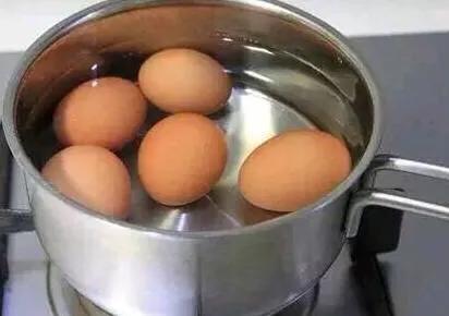 清晨吃鸡蛋还是有讲究！专家：鸡蛋随后，但“2不”需牢记