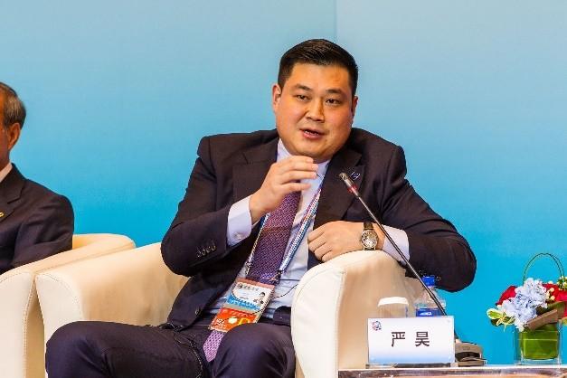 1986年，淮安教师为生二胎放弃铁饭碗，下海经商却打拼出千亿财富