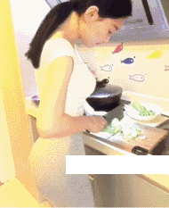 邪恶的美女GIF：8个美女下面给你吃？你的选择是？