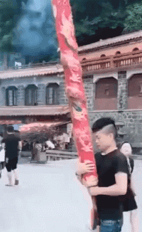 爆笑的GIF动态图：晚上你推车，白天我也学学推车