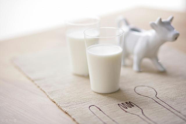 老年人增加奶制品减少骨折风险？牛奶这么吃更舒服