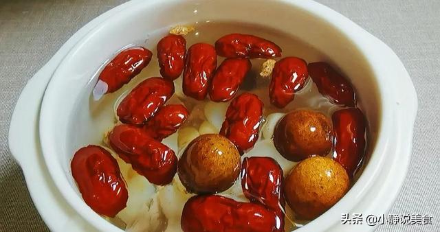 女性朋友多喝这道养生汤，每个月给自己煲上两次，睡眠好了气色好