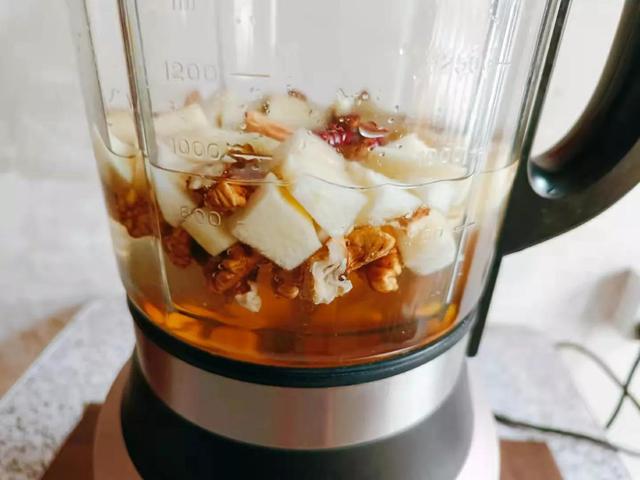 入秋后记得给孩子喝一碗“聪明羹”，一口下去满满的都是营养