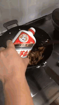 搞笑的GIF图片：只要功夫深，打脸也变身！