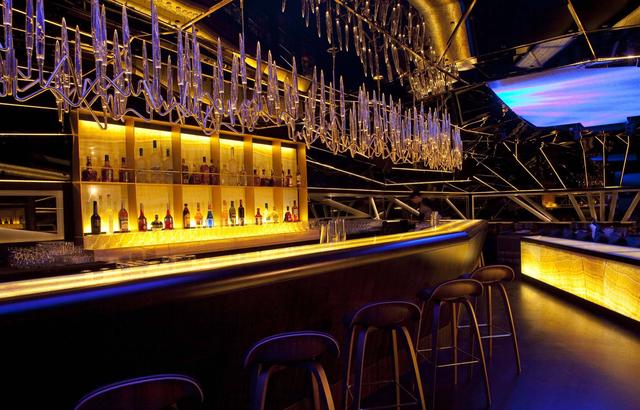 [凤凰微商自动加为好友]，酒吧加的微信怎么聊天